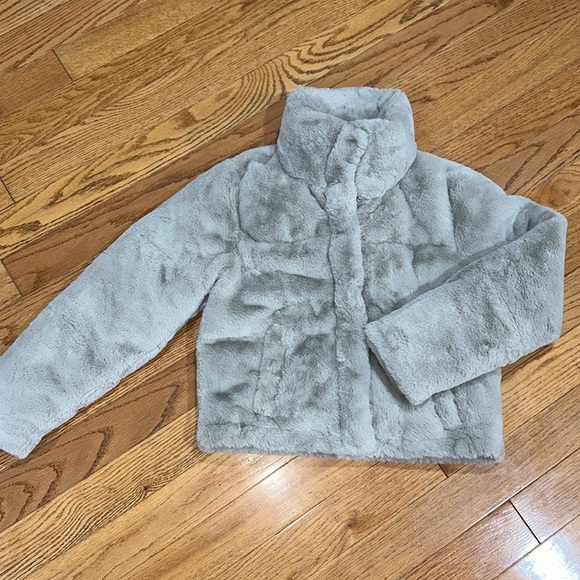 🔥🔥🔥Abercrombie & Fitch Grey Teddy The A&F Mini Puffer Jacket - Picture 2 of 10